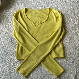 Never worn Yellow American Eagle long sleeve